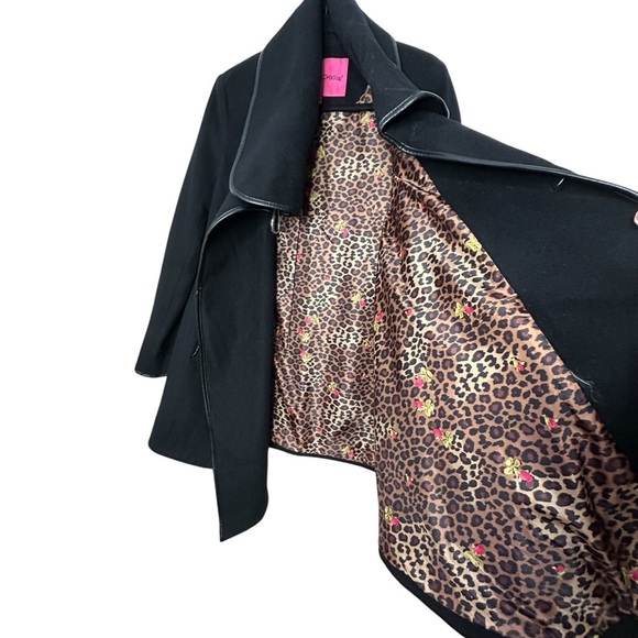 Betsey Johnson Black Brushed Wool Fold-Over Neck Drape Coat Asymmetric Hem Sz 4 - Picture 13 of 16